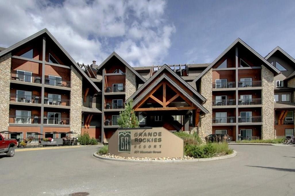 B&B Grand Rockies Resort 2Br 1Pullout Канмор Екстериор снимка