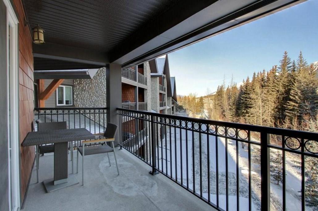 B&B Grand Rockies Resort 2Br 1Pullout Канмор Екстериор снимка