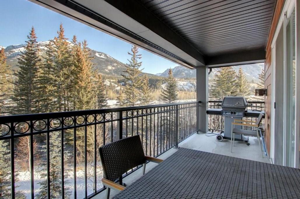 B&B Grand Rockies Resort 2Br 1Pullout Канмор Екстериор снимка